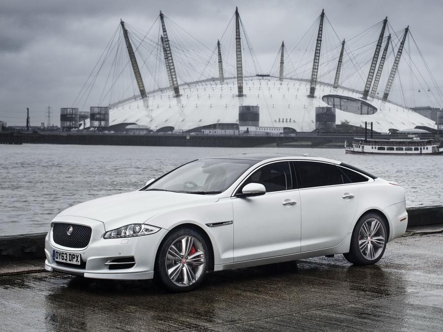  Jaguar XJL Supersport 2010 года  (UK) (фото 10 из 13)